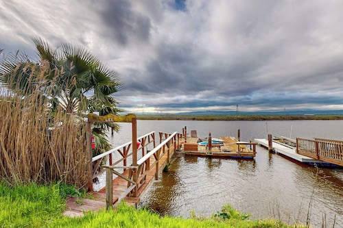 Riverside Retreat in Bethel Island: Fish & Boat!
