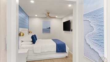 Desk, iron/ironing board, travel cot, WiFi