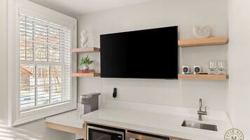 Mikrovågsugn och kaffe- och tebryggare