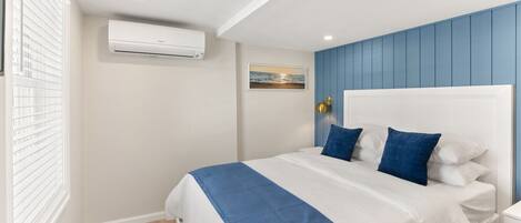 Escrivaninha, ferros/tábuas de passar roupa, berço de viagem, Wi-Fi