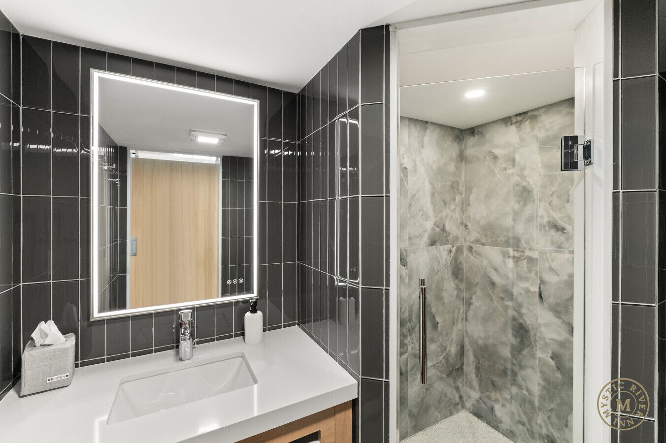 Hårtork och handdukar