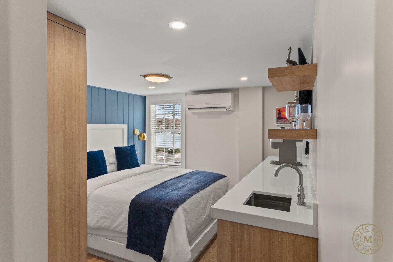 Desk, iron/ironing board, travel crib, WiFi