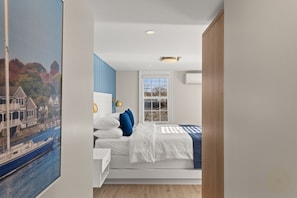 Escrivaninha, ferros/tábuas de passar roupa, berço de viagem, Wi-Fi