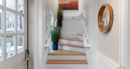 Historic `Schooner Suite` on Captains Row – Walk to Seaport