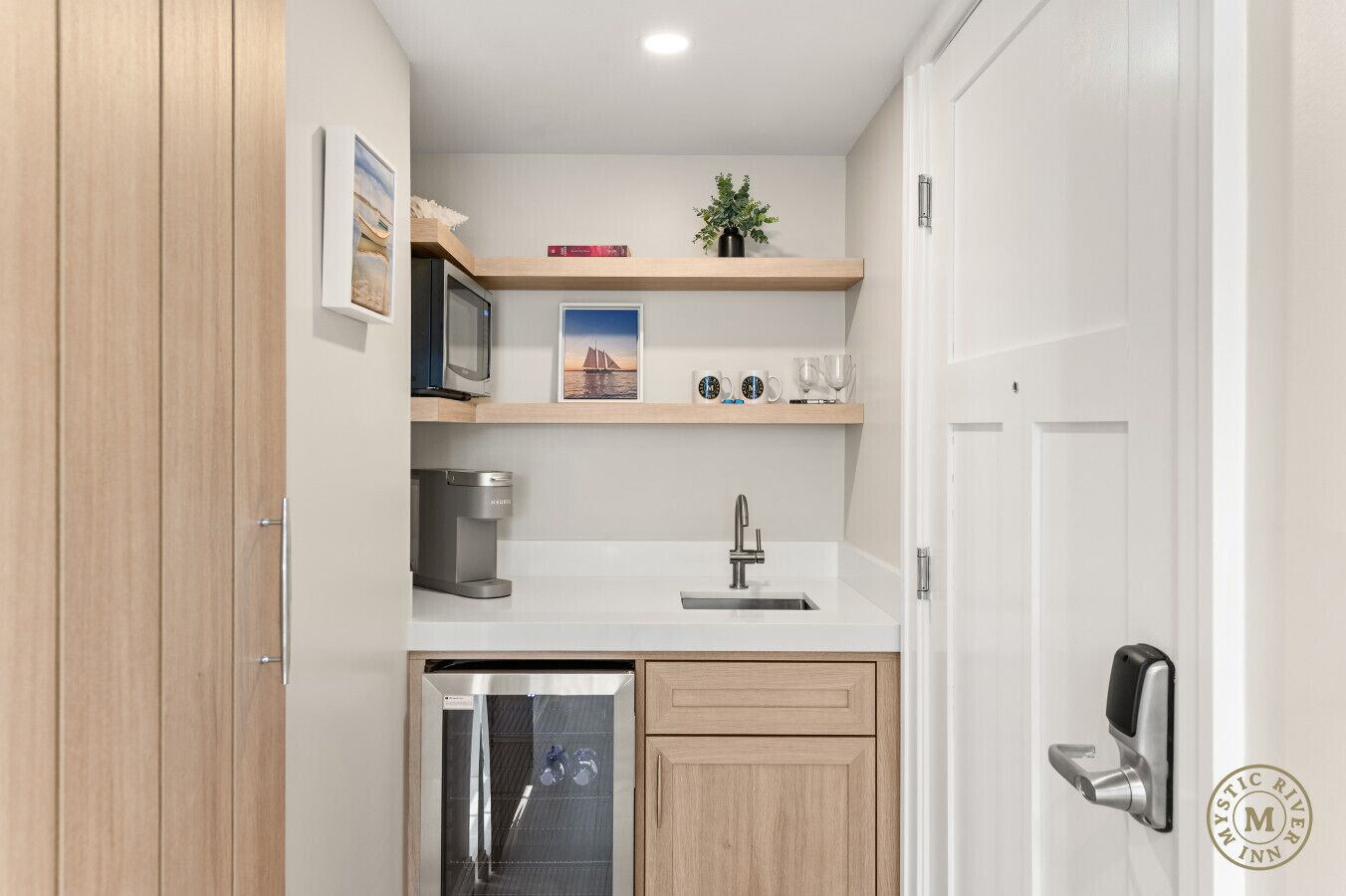 Microwave, coffee/tea maker