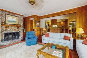 TV - Deck & Private Dock! Waccamaw River Retreat (Conway)