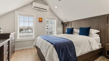 Desk, iron/ironing board, travel crib, WiFi