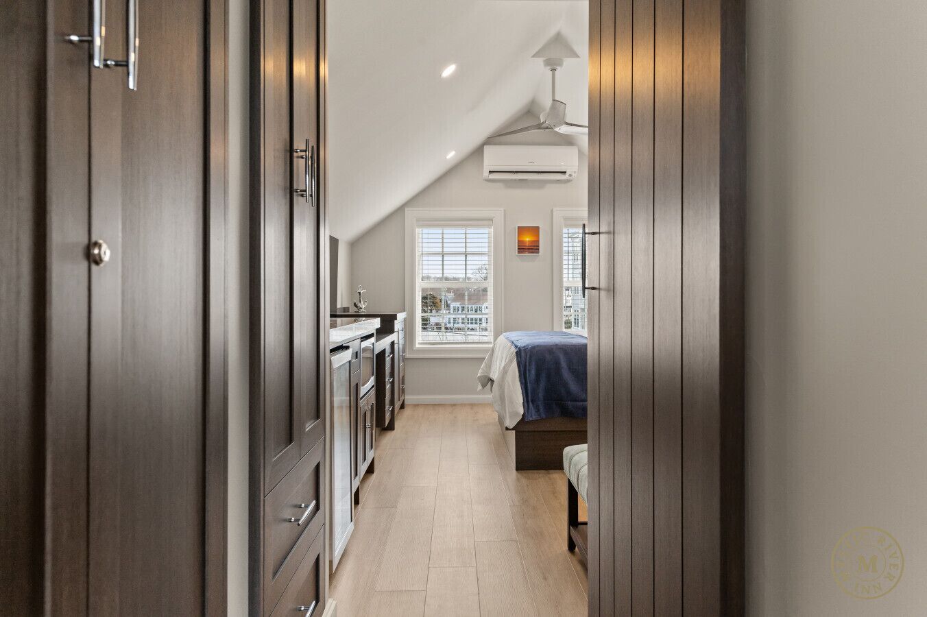 Desk, iron/ironing board, travel crib, WiFi