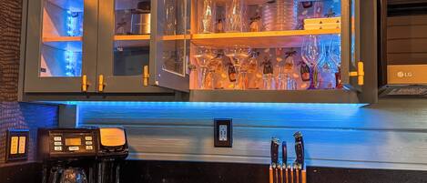 Microwave, stovetop, dishwasher