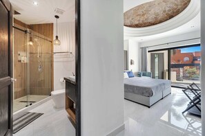 Shower, hair dryer, towels, soap - @ Marbella Lane – Coastal Elegance Villa w/ Pool (Cabo Bello)