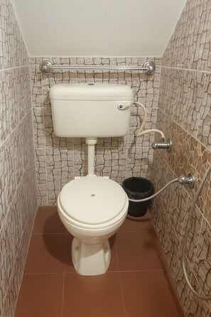 Bathroom - Enjoy easy access to everything from this perfectly located home base. (Jodhpur)