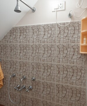 Bathroom - Enjoy easy access to everything from this perfectly located home base. (Jodhpur)