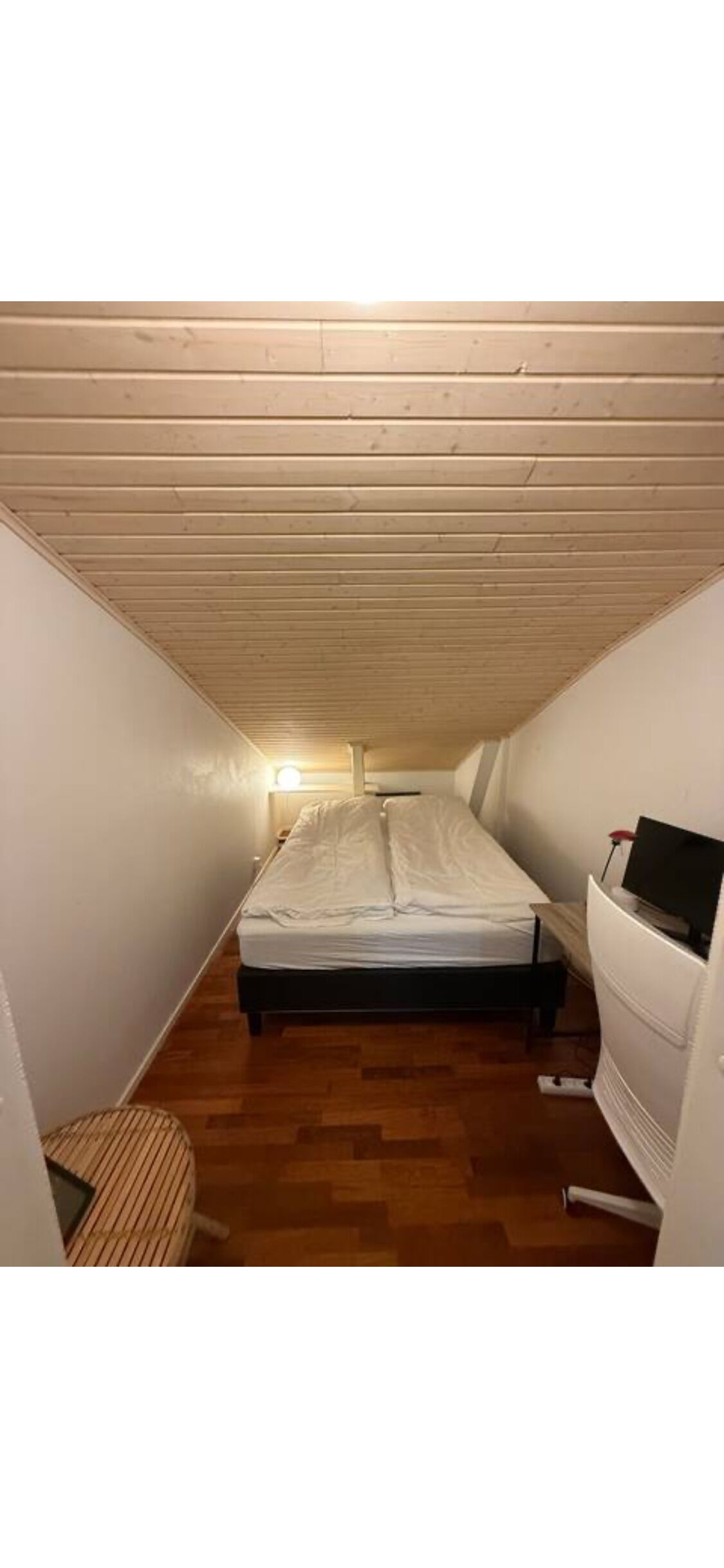 Fer et planche à repasser, accès Internet, draps fournis