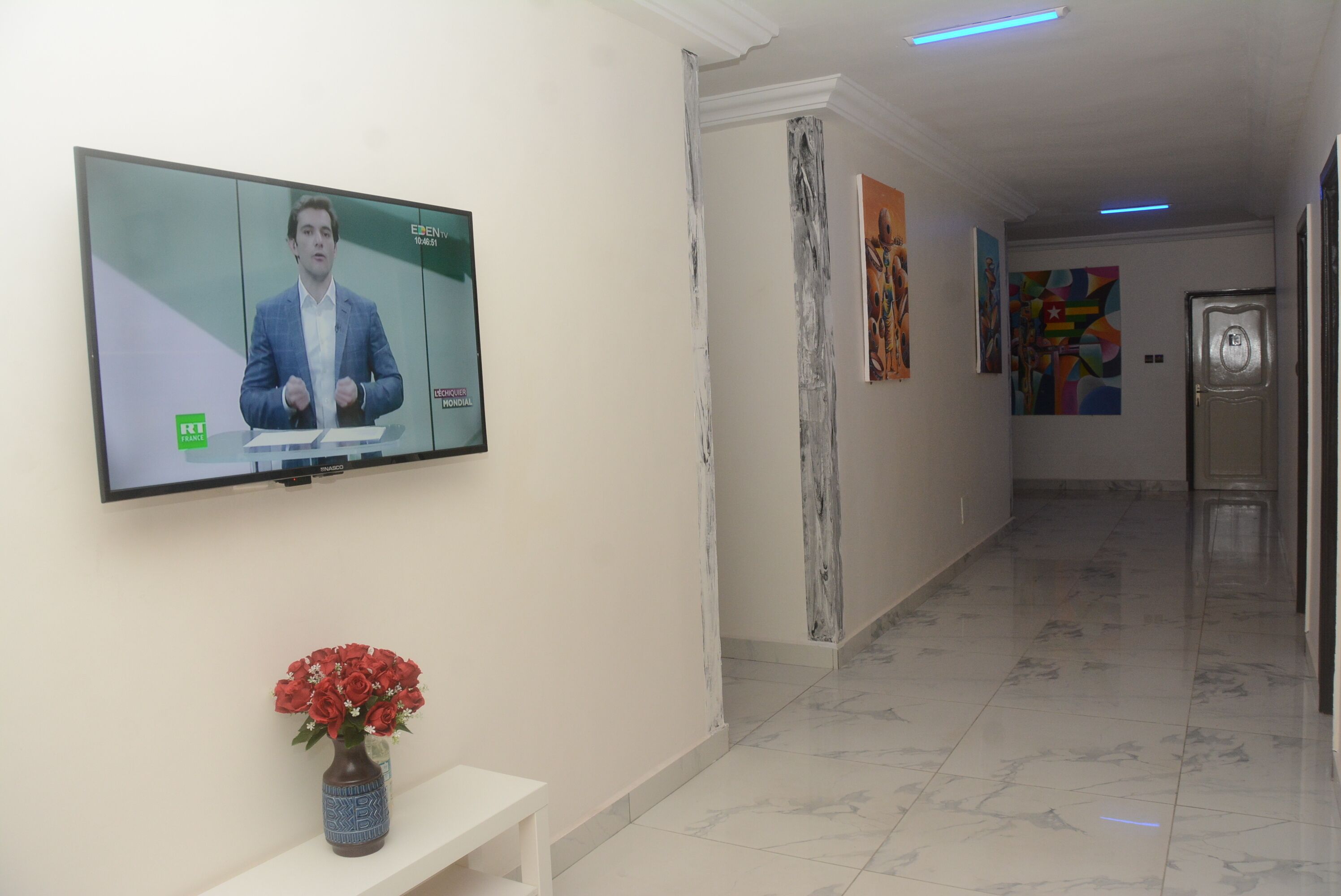 Room, 1 Bedroom, Balcony, Garden View | Living room