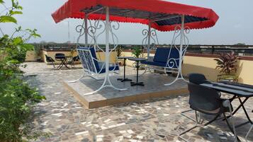 Zimmer, 1 Schlafzimmer, Balkon, Gartenblick | Terrasse/Patio