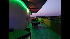 Room, 1 Bedroom, Balcony, Garden View | Outdoor dining
