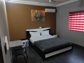 Zimmer, 1 Schlafzimmer, Balkon, Gartenblick