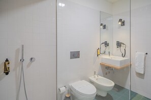 Apartment | Bathroom - Feel Corporate Housing Campanha 06 (Porto)