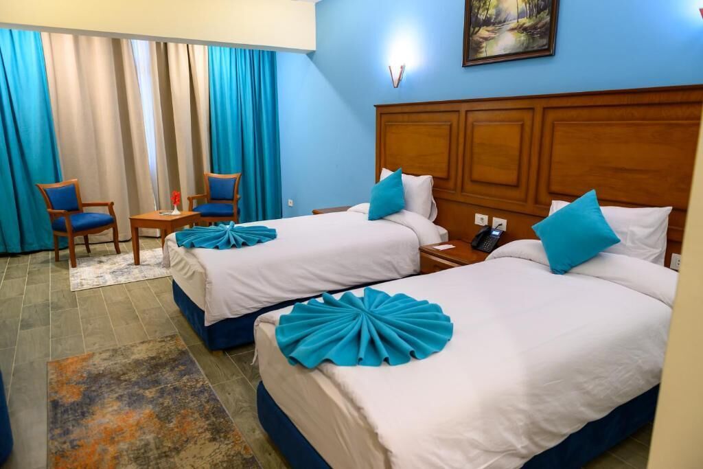 Habitación superior con 1 cama matrimonial o 2 individuales, vista al río | Wifi gratis 