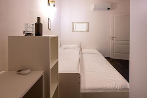 Blackout drapes, iron/ironing board, free WiFi - Emilia Suite Edition (Modena)