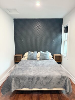 Työpöytä, ilmainen Wi-Fi, vuodevaatteet