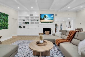 Televisión y oficina 