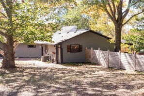 Exterior - NEW listing Lake retreat. Sunset views, Turf, Fire Pit, & Cedar Party Pavilion. (Gun Barrel City)