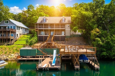The Lakeview: Best Views on Tillery, Sleeps 16, Private Dock with Slide