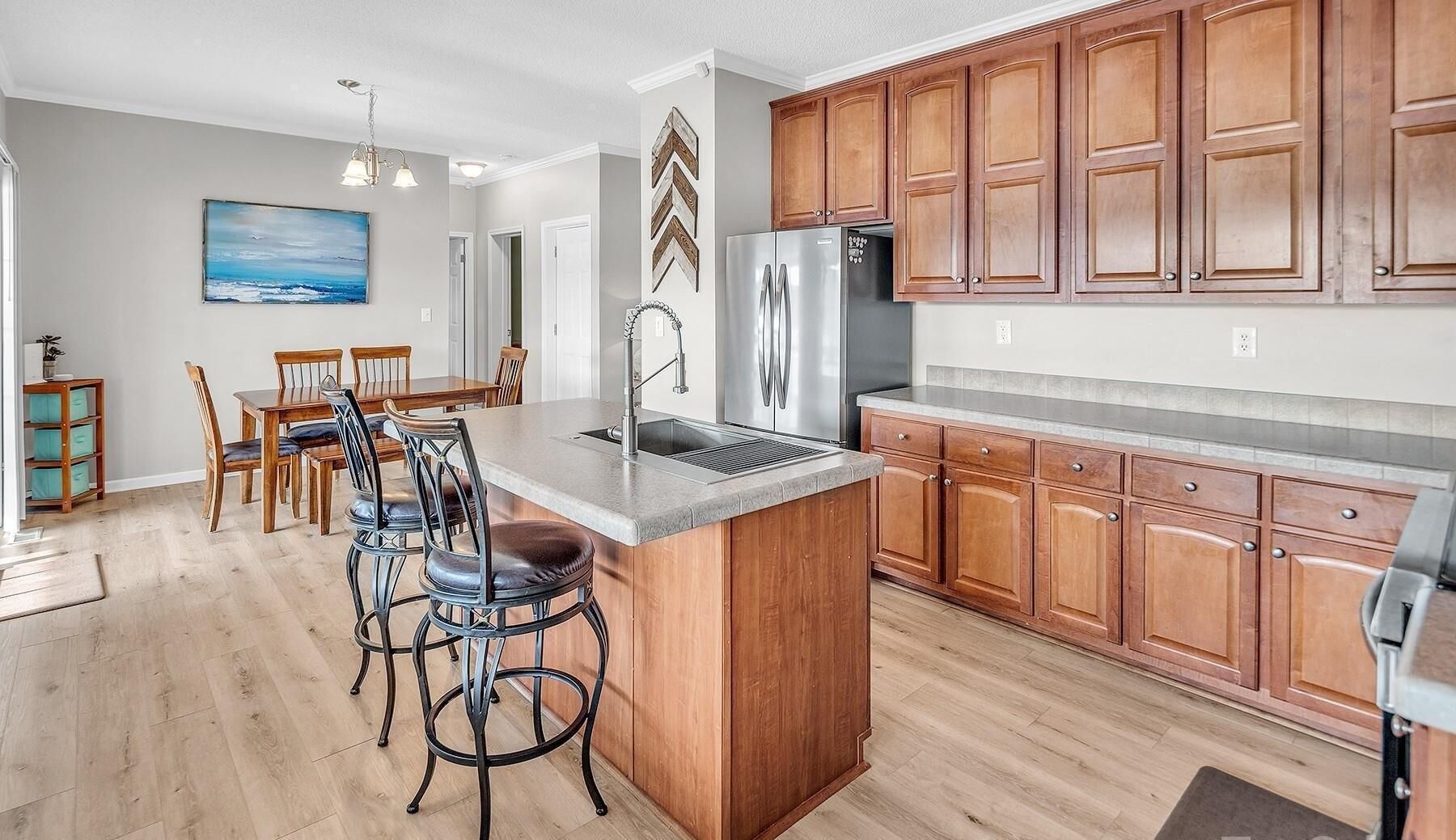 Micro-ondes, four, plaque de cuisson, lave-vaisselle