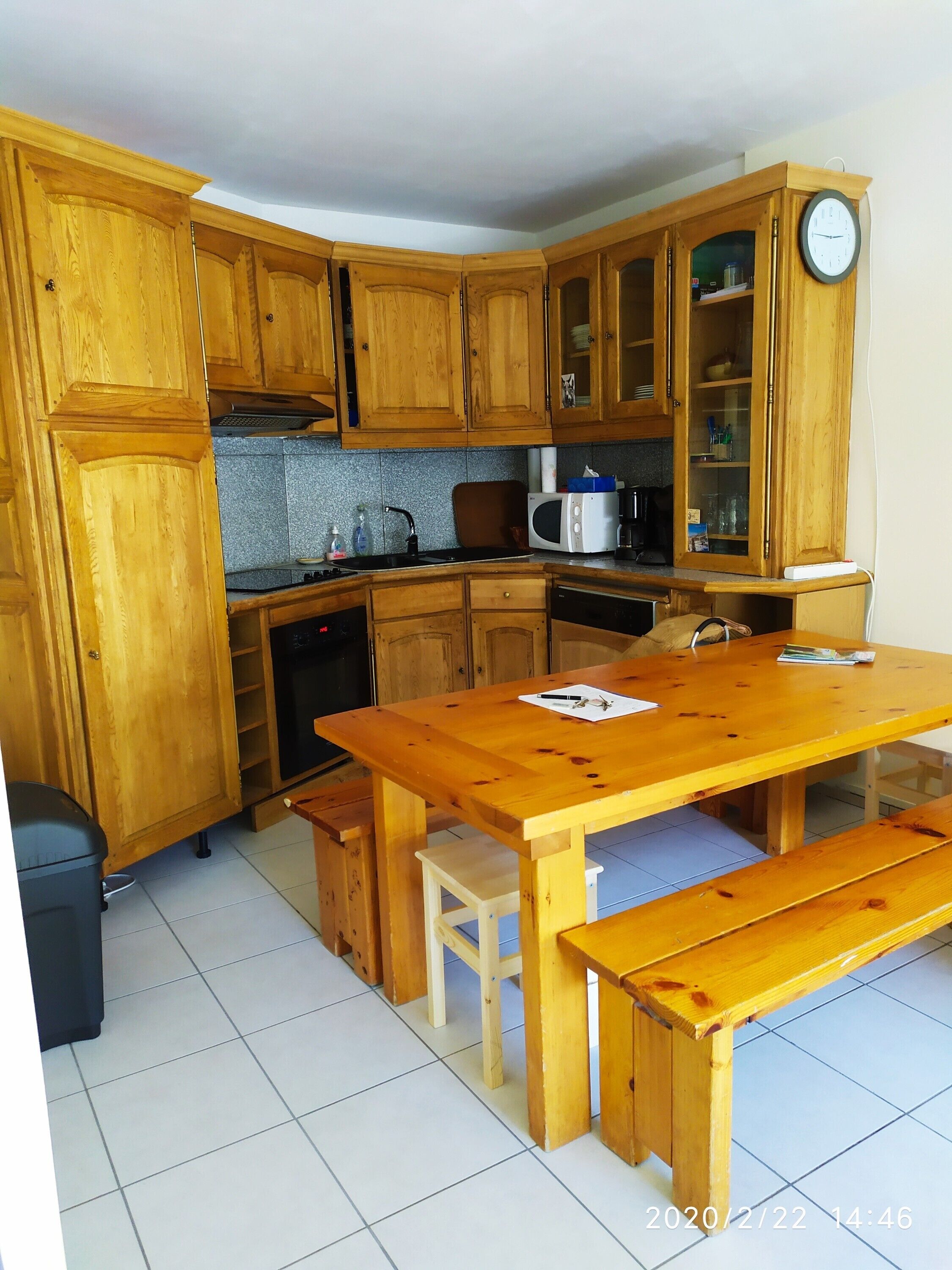 Frigorífic, microones, forn i placa de cuina 