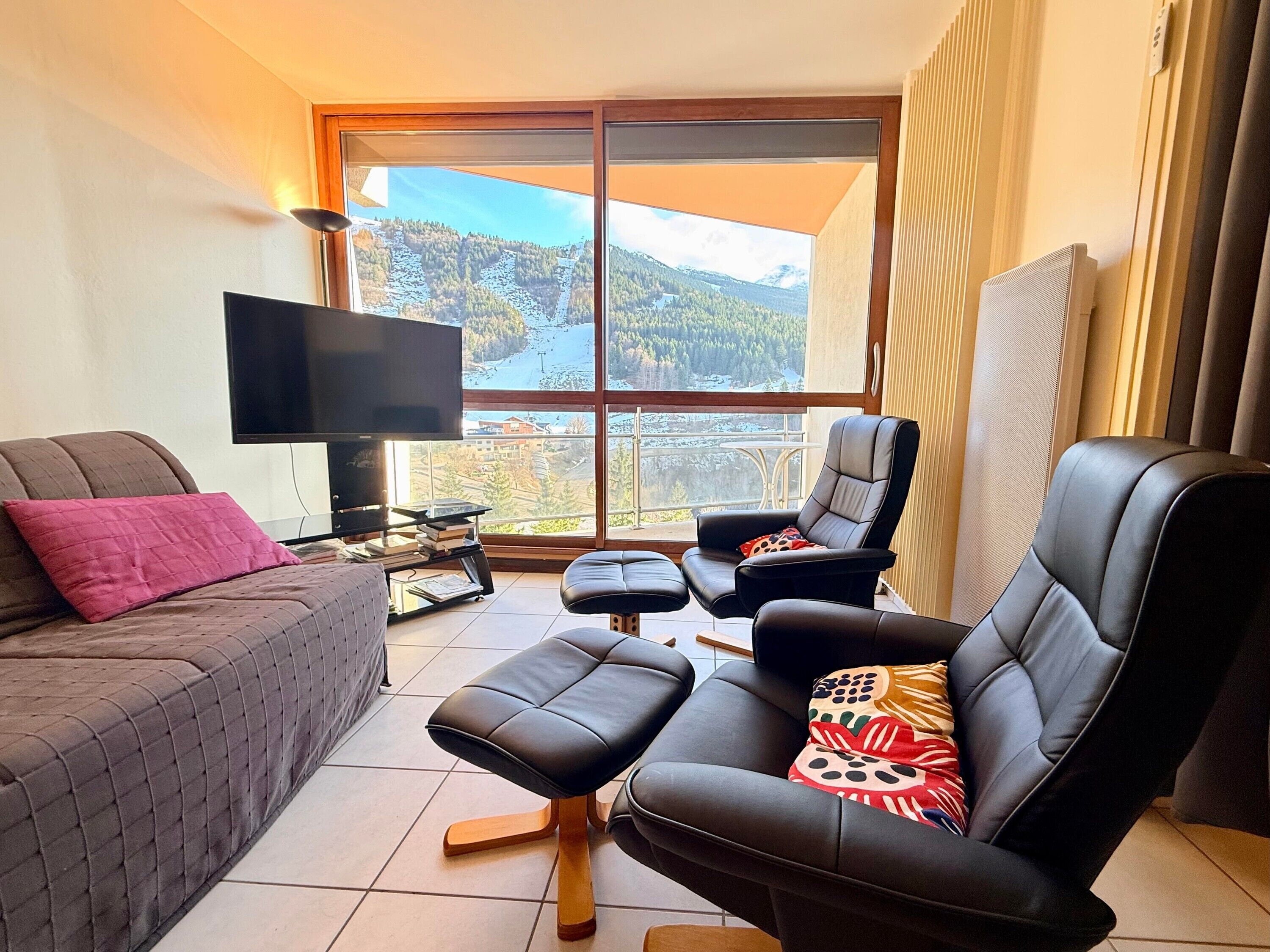 TV, tavolo da ping pong