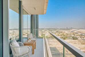 Luxury Apartment, Multiple Beds, City View | Balcony - PVH - Magnificent 2BR - Vida Dubai Mall (Dubai)