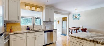 3BR Dog-Friendly House, Central A/C, Cornhole