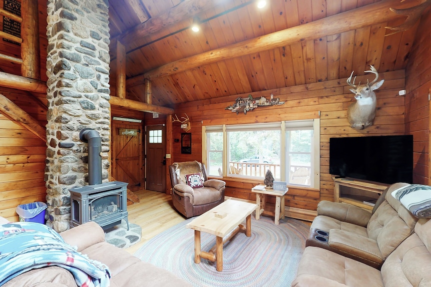 Wooded Family Retreat! 11 Mi To Acadia Entrance - Bar Harbor, ME