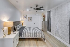 3 habitaciones, tabla de planchar con plancha, internet y ropa de cama
