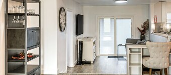 2 Mi to Dtwn: Convenient Hub in Valdosta