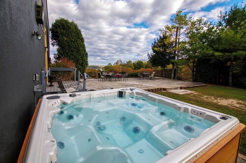Hot Tub, Lake Monroe Views! 22-Acre Outdoor Oasis
