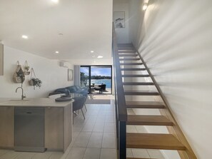 Apartment | Living room - Coastal Chic in Batemans Bay - Your Perfect Escape (Batemans Bay)