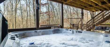 Tina de hidromasaje al aire libre