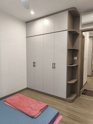 Family Apartment, Balcony, Garden View | Desk, laptop workspace, blackout curtains, soundproofing - Luxhomes SA1 Sakura Vinhomes Smart City (Hanoi)