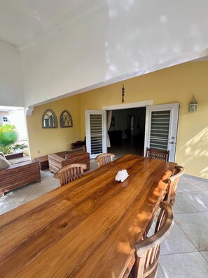 Outdoor dining - ~Nos Yemaya~ 2BR+Pool ~ Walking distance to playa Lagun! (Lagun)