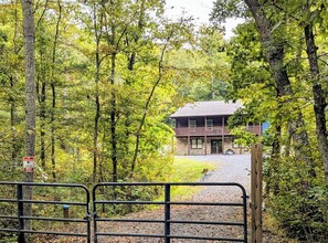 Exterior - Cozy 3 bedroom cabin in Fort Valley, VA (Fort Valley)
