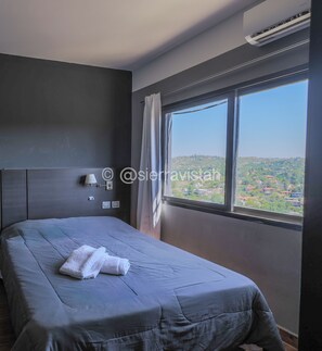 Basic Double or Twin Room, Mountain View