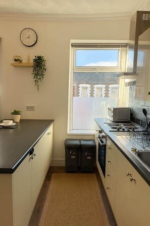 Private kitchen - The Cathays Nook - Spacious 2 Bed Apartment Central Cardiff (Cardiff)