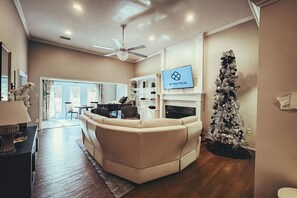 TV connectée, cheminée