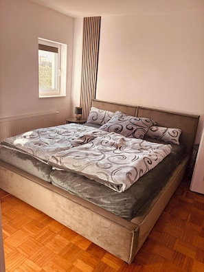 3 Schlafzimmer, Schreibtisch, kostenloses WLAN, Bettwäsche