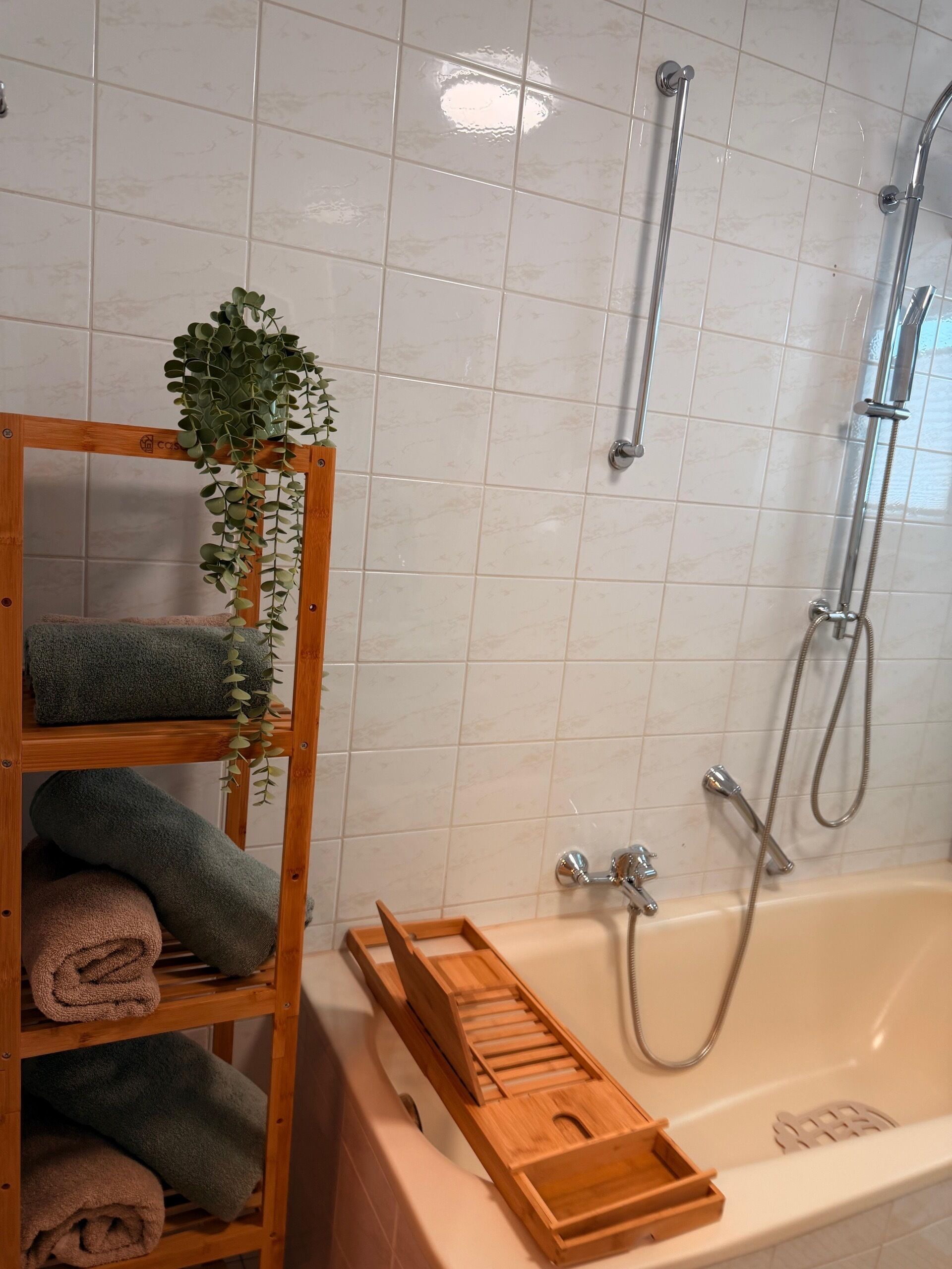 Serviettes fournies, papier toilette