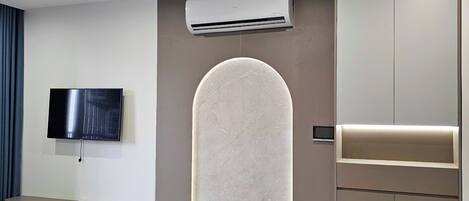 Appartement Familial, balcon, vue jardin | Bureau, espace de travail pour ordinateur portable, rideaux occultants