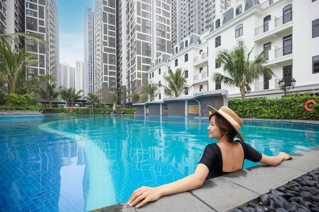 2 innendørsbassenger og 5 utendørsbassenger