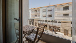 Apartment | Balcony - Feel Corporate Housing Campanha 06 (Porto)